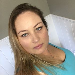 Meet your Posher, Shana